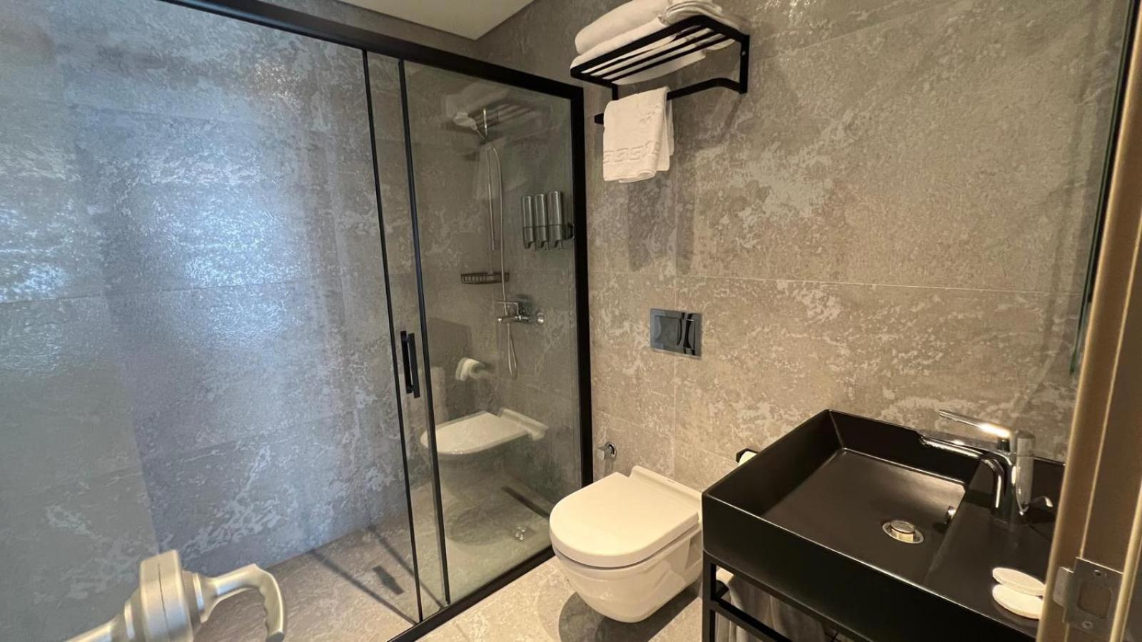 Woxx Hotel Истанбул Екстериор снимка